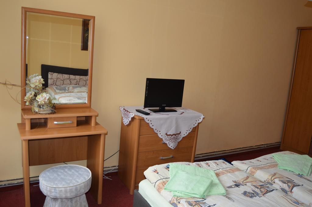 Hotel Paradise Ostrava Esterno foto