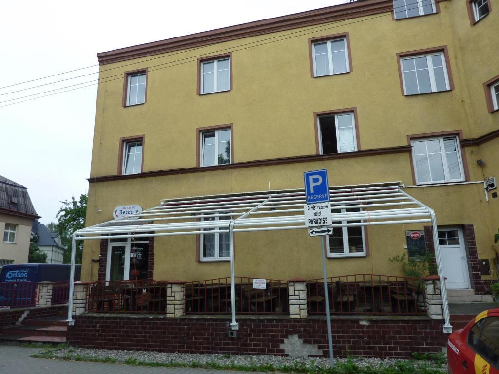 Hotel Paradise Ostrava Esterno foto