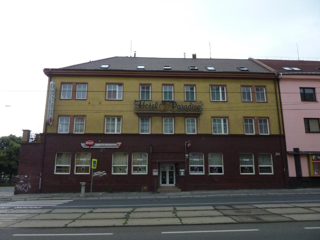 Hotel Paradise Ostrava Esterno foto